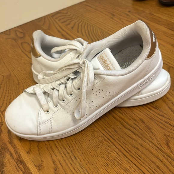 Adidas cloudfoam shoes size 10 gently used - Picture 3 of 4